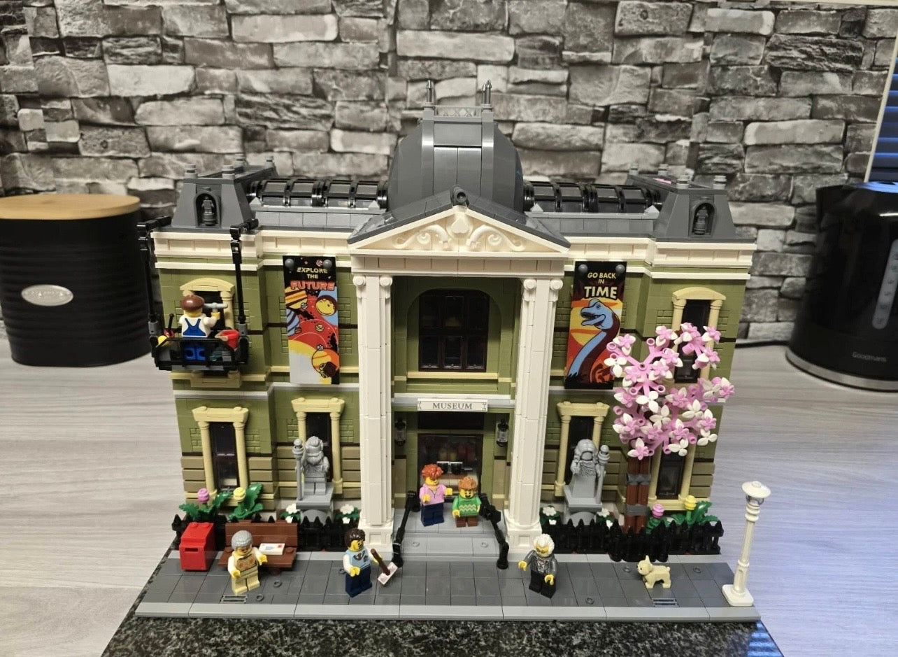 Natural History Museum Building Block Set – 4014 Pieces