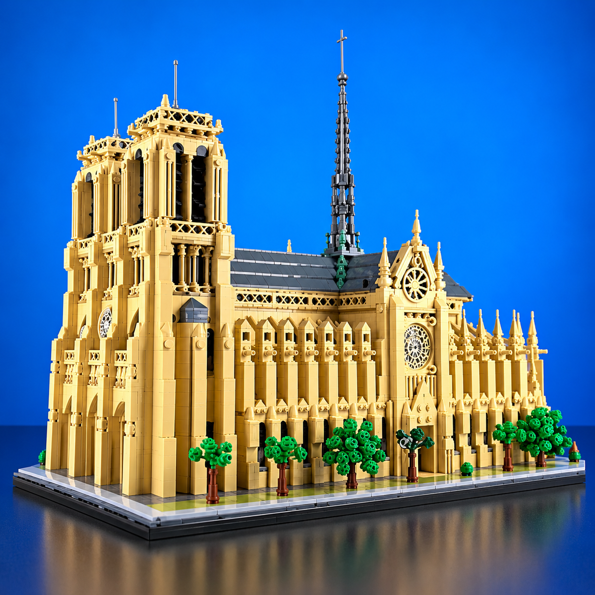 BBH Notre Dame Building Blocks Set – 4383 PCS – product image 2 | Build Blox Hub